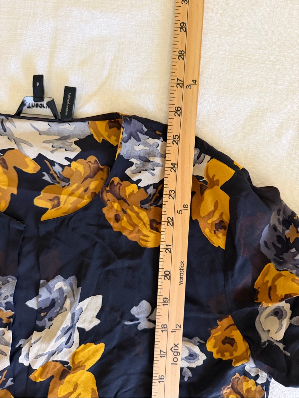 Theory Antazia 100% Silk Black Floral Keyhole Blouse - Picture 8 of 8